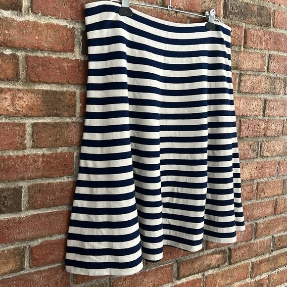 St. John size 14 navy white striped skirt - Picture 2 of 8